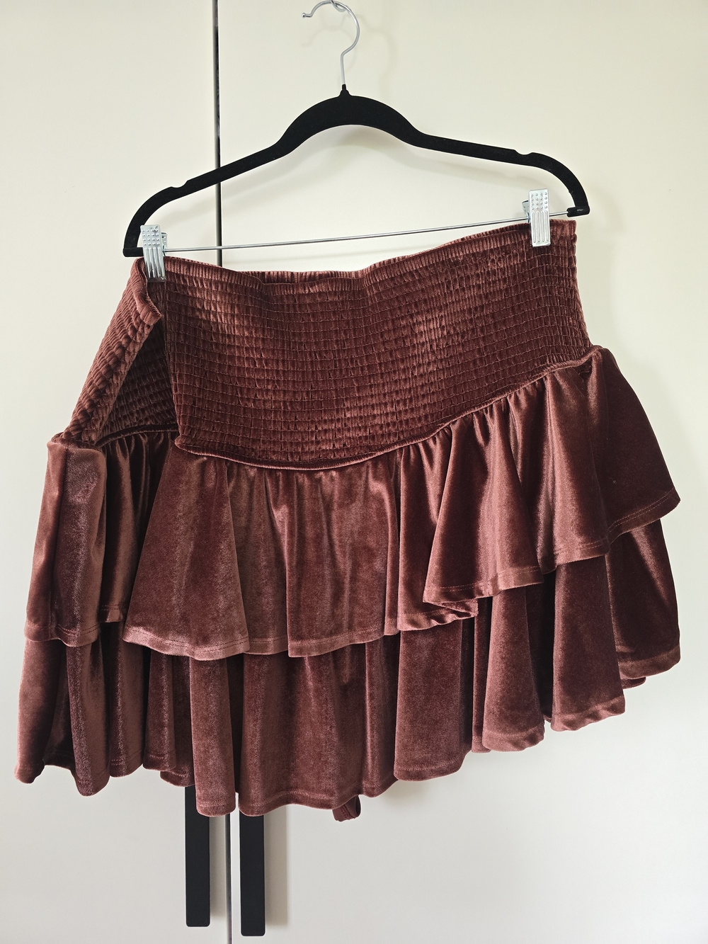 ARULA Velvet Smocked Ruffle Mini Skort